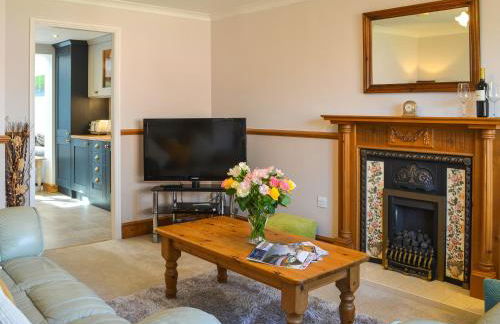 Rowan House - Photo 4