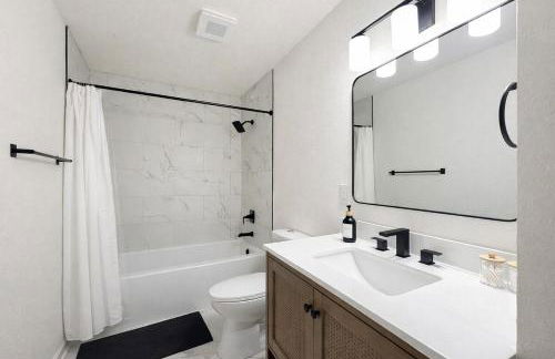 Beautiful Getaway Sleeps 10 plus Central Location - Foto 7