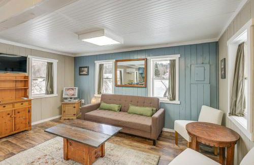 Maine Vacation Rental Less Than 1 Mi to Portage Lake Beach - Foto 1