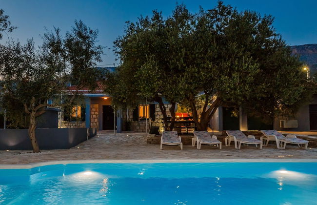 Luxury Private Villa Complex With Pool and Jacuzzi - Foto 17