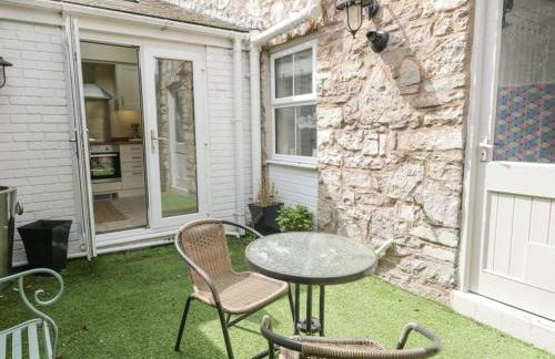 The Old Stables - Pet-Friendly Stay Near Ruthin Castle with Parking - Photo 19