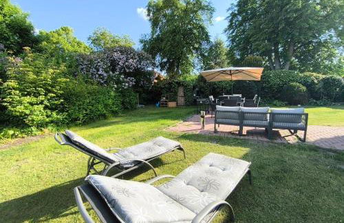 Modernes Ferienhaus mit 4 separaten Appartements, je mit vollausgestatteter Küchenzeile und eigenem Bad, 2 Gehminuten zum Badesee, Garten, Grillplatz, Kinderspielbereich, Hunde sind willkommen - Foto 2