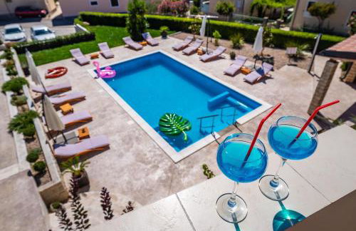 Merita Apartments with Pool - Photo 9