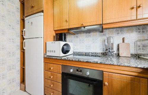 Piscina, terraza, espaciosa y buena energía - Photo 9