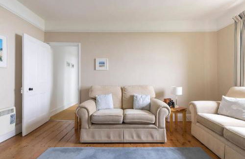 Seaside Holiday Cottage Near Beach - Foto 12