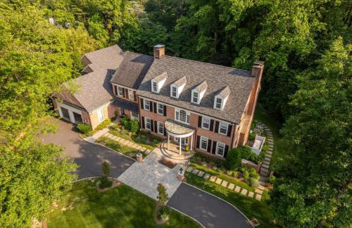 Luxury Princeton Estate Pool, Hot Tub, Sleeps 20 - Photo 75