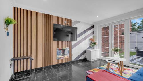 Kaly- Relaxing Garden, Central, Close Parking, near Portsmouth Harbour Train Station, Gunwharf Quays, Southsea - Foto 1