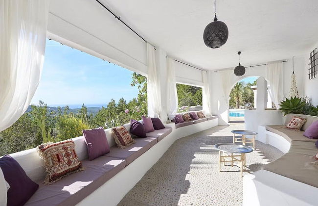 Hillside Villa With Sea-views - Photo 15