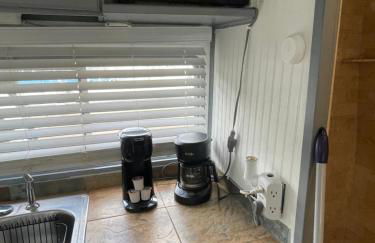 Updated houseboat on the river! - Foto 19