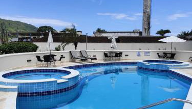 Apto com ar-cond e piscina a 100m mar praia da Enseada - Foto 4