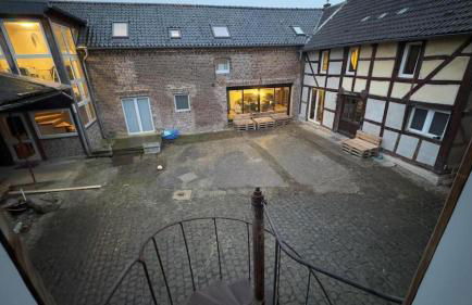 Ferienwohnung Monteurunterkunft auf historischem Vierkanthof ruhig, modern & funktional A - Foto 3