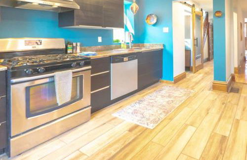 Elegant Shaw 5BR with Comfort in Mind ABODEbucks - Photo 17