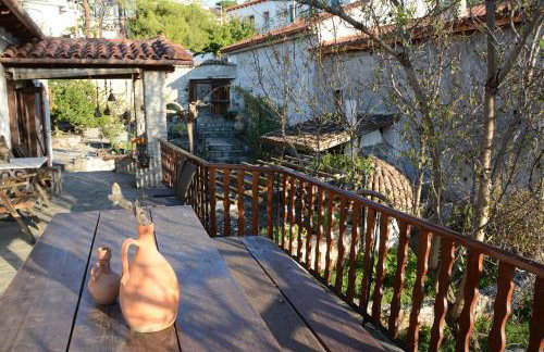 Giorgos' & Noula's Cottage in Desfina village- near Delphi - Foto 29