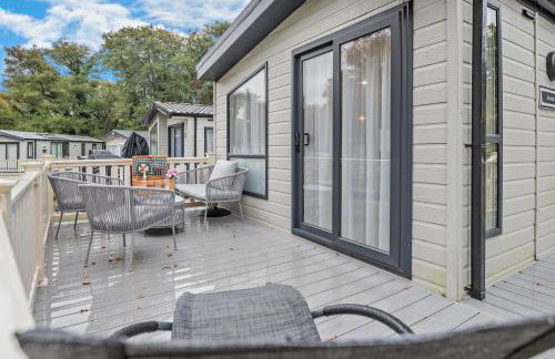 Astoria Lodge Smart Modern 2-Bedroom Holiday Lodge Milford on Sea - Photo 33