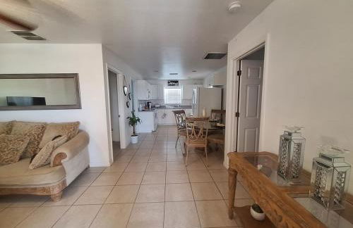 Home 3 beds 1 full bath 1 half bath Port Charlotte near beach - Foto 1