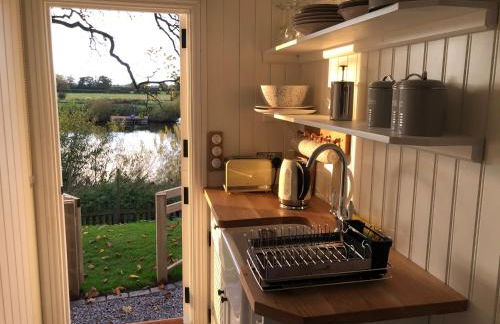 The Hut by the River - Foto 9