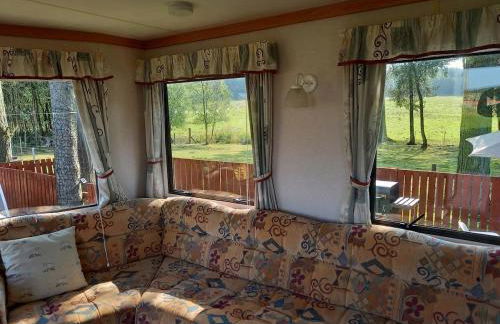 Lovely Semi-rural Caravan & Hot Tub - Sleeps Fam 6 - Photo 23