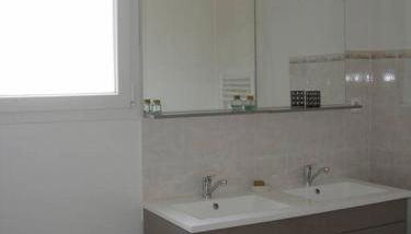 Agréable maison entre rivière et centre du village avec piscine - Foto 4