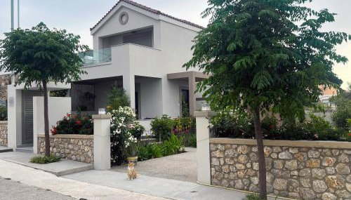 Easy Living 1 & 2 - Photo 4, Garden