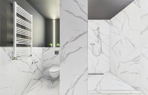 Jacuzzi LoveAparts Marki Romantic Getaway - Photo 39