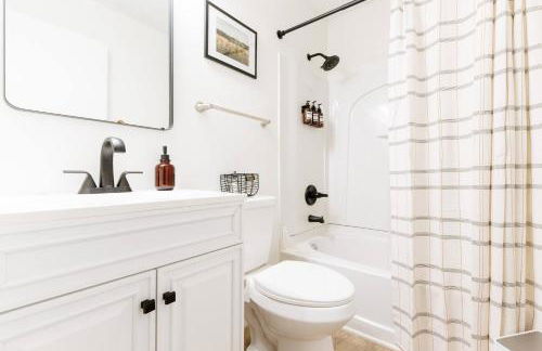 5 Min to Adventureland and Casino - Fenced in yard - Foto 15