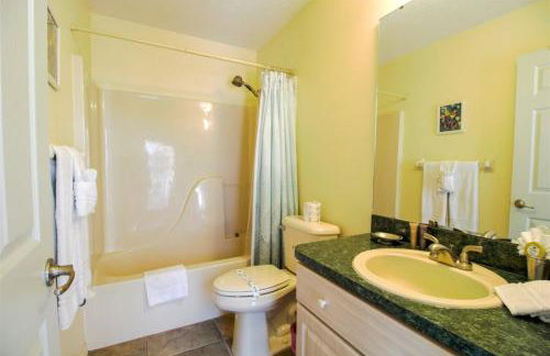 Hernando 4BR-3BA Private Pool Oasis - Photo 15