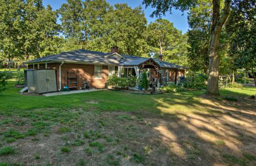 Charming Florence Getaway with Fireplace and Grill! - Foto 29