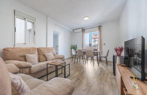 Bright Apartment In Maracena - Photo 1