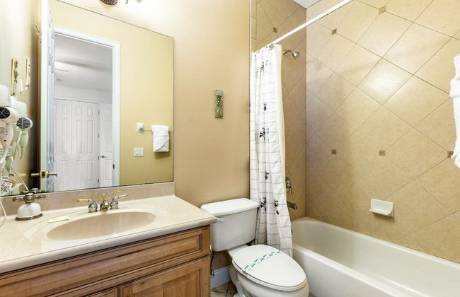 Stunning Large 7 bed Home With Private Pool, Spa, Balcony, Cinema Room, Fitness Suite and Able to see the Disney Fireworks - 467 - Foto 31