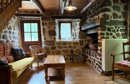 Gite LES SOURCES, 9 pers, 11 couchages - Arlempdes, classé un des plus beaux villages de France - Foto 31