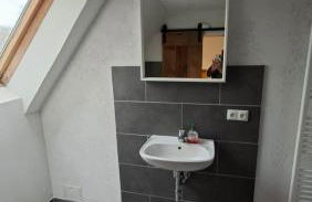 Monteurzimmer möblierte Einzimmer Wohnung mit Bad - Photo 3