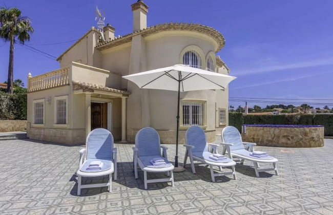 Charming Holiday Home in Calpe With Barbeque - Photo 30