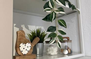 MEGHA Living - 2 Zimmer Appartments mit Küche - Zentral - Foto 49