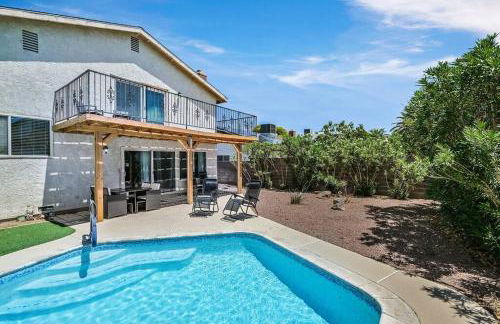 4BR Family Home, Private Pool & BBQ, Near Strip - Foto 33