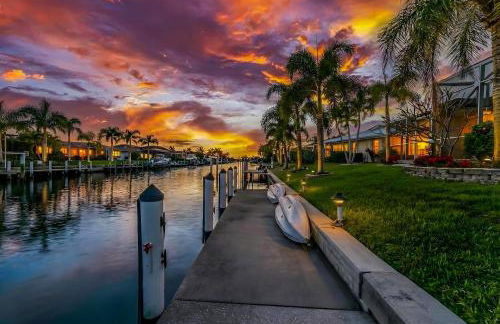 Villa Hibiscus-Waterfront-Free Heated Pool-Dock-Bikes-Other Amenities - Photo 5