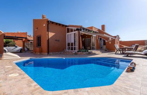 Villa in Fortuna with Private Pool - Foto 1