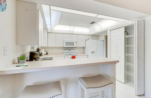 3 BR Pool Home 9 Miles to Beach and Golf Courses - Photo 9