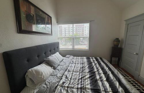 Downtown, 5-bed, 3-bath, 3-level - Foto 6