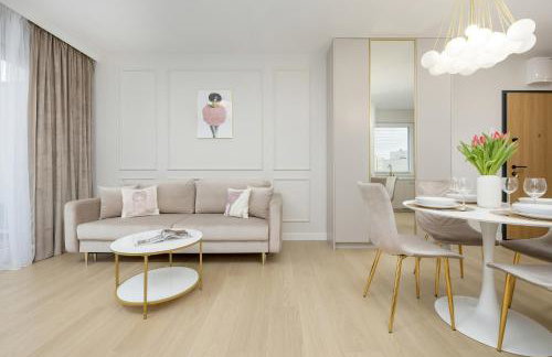 Stylish Apartment with Balcony 7th Floor by Noclegi Renters - Foto 10