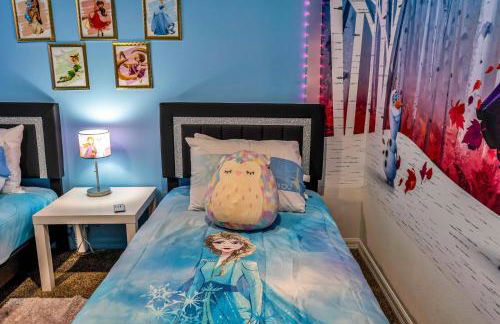 Spacious 7BR Retreat w Pool Game Room - Foto 52