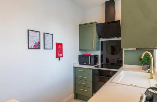 Spacious 2-Bed Flat with Panoramic Views - Foto 25