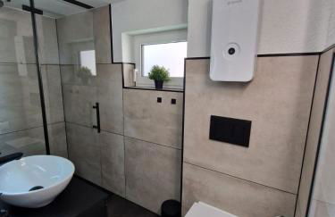 Tiny House am See Dillich - Hunde willkommen - Eigener eingezäunter Garten - Ruhige Lage - Klima - Foto 22