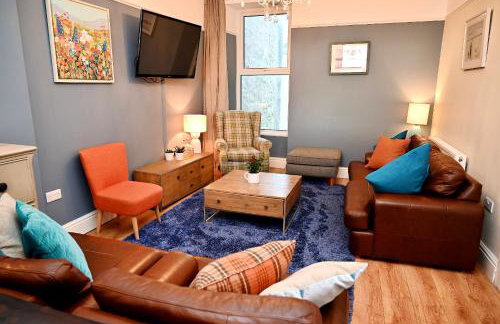 Bay View, Sleeps 18, 7 Bedrooms, 7 Bathrooms, Seafront, Criccieth - Foto 14