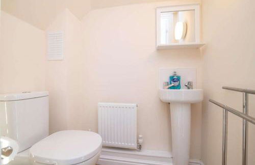 Beautiful 2-bedroom house with parking and garden - Foto 16