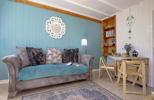 Lucy Lou, charming holiday bungalow in Devon - Photo 10