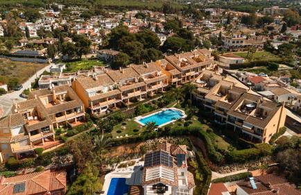 Modern beachside Penthouse with amazing sea views in Costabella, Marbella - Photo 27