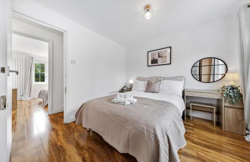 4 Bedroom House by Homestyles Hosts - Short Lets and Serviced Accommodation Islington - Private En-Suite - Foto 26