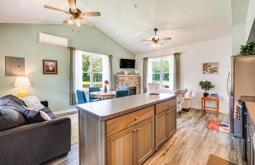 Close to Slopes Lakeside Cottage in Pocono Mtns - Foto 6