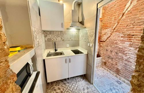 Estudio nuevo! Al lado del metro L1 L4 L5 - Foto 32