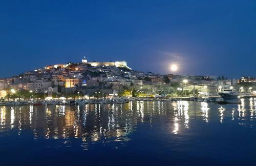 Soula's Sunshine Green Apartment - Photo 2